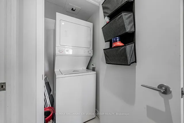 Additional image 19 of 19 Singer Crt Unit 622