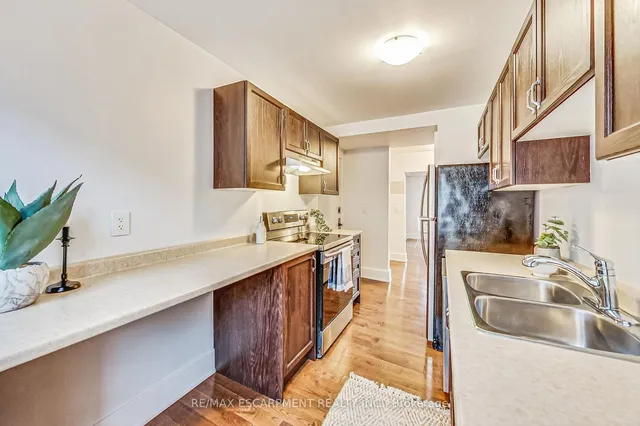 Additional image 14 of 21 Mountwood Ave Unit 7