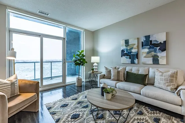 Additional image 9 of 2093 Fairview St Unit 902