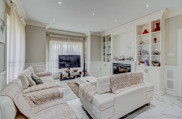 Additional image 10 of 159 Harewood Ave