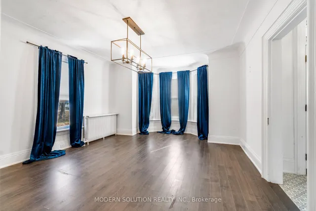 Additional image 10 of 3015 Dundas St