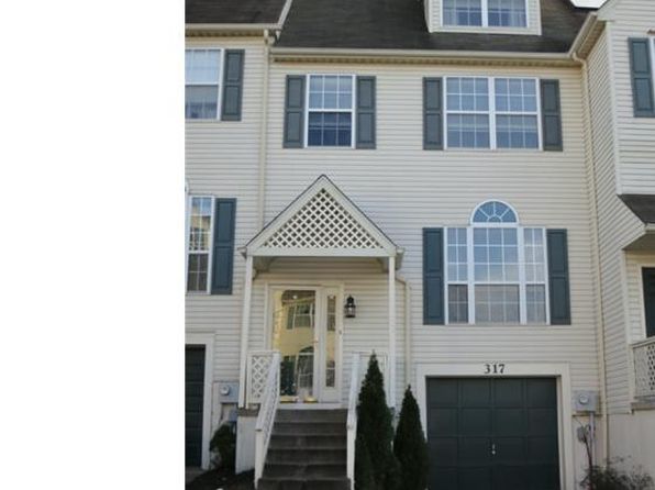 317 Thyme Ln, Philadelphia, PA 19128