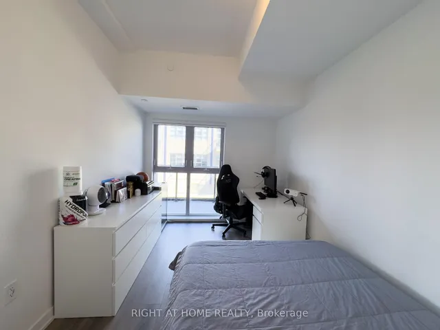 Additional image 8 of 2433 Dufferin St Unit 211