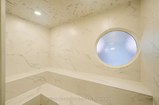 Additional image 31 of 763 Bay St Unit 2013