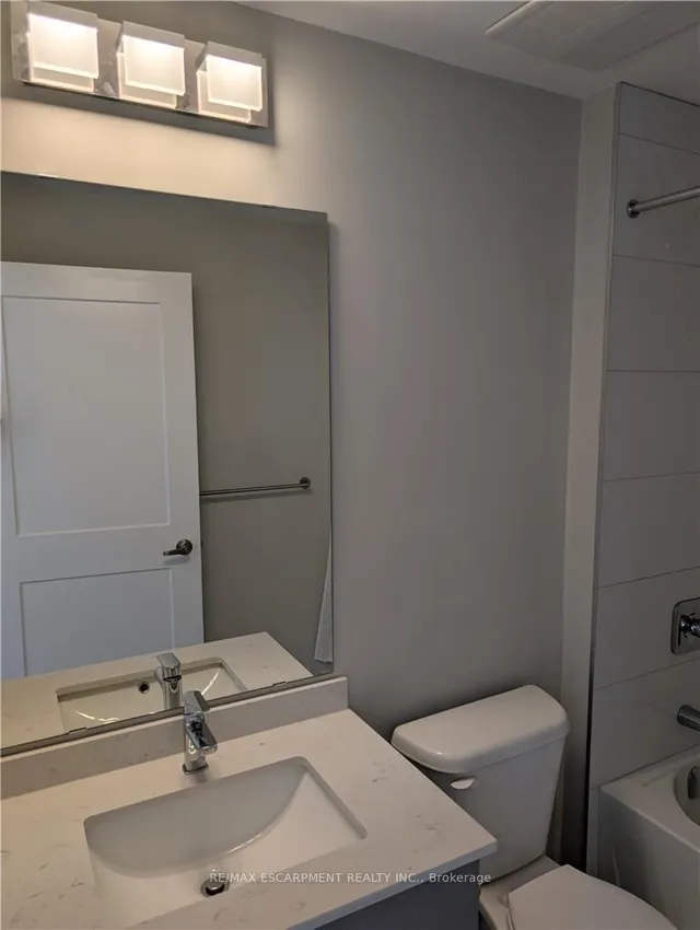 Additional image 18 of 15 Queen St Unit 1707