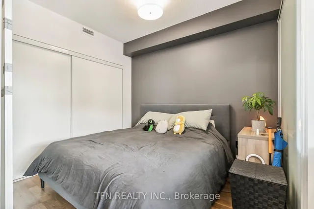 Additional image 29 of 775 King St Unit 906