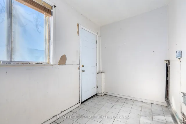 Additional image 4 of 876 Eastern Ave