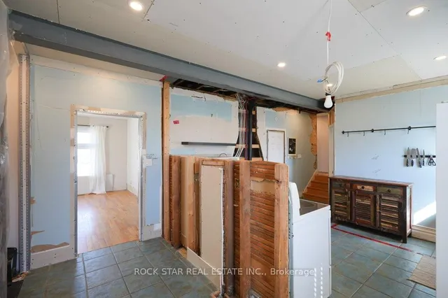 Additional image 12 of 405 Upper Wentworth St