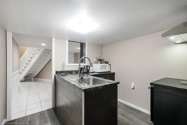 Additional image 37 of 2658 Guyatt Rd