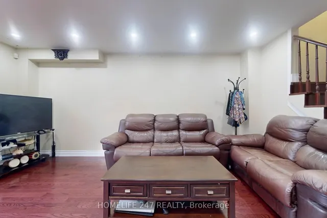 Additional image 6 of 38 Deanscroft Sq