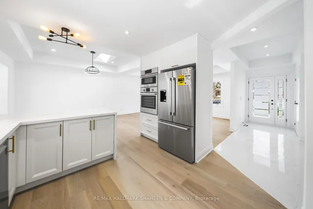 Additional image 18 of 27 Christine Cres