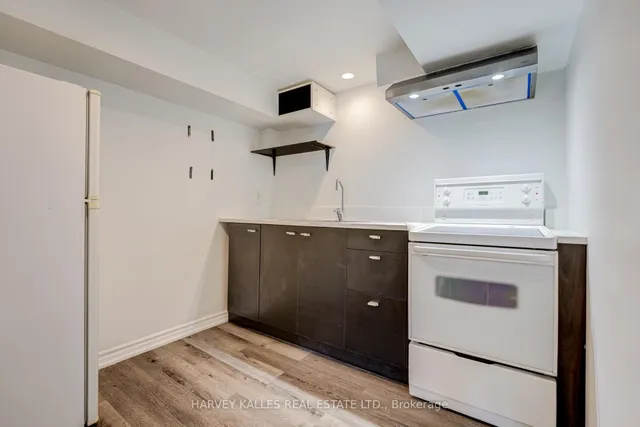 Additional image 20 of 562 Royal York Rd