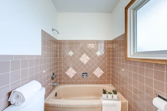 Additional image 24 of 94 Harold Ave