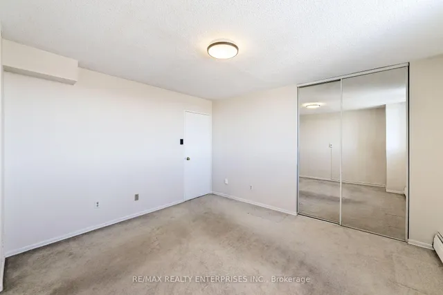 Additional image 30 of 975 WARWICK Crt Unit 1402