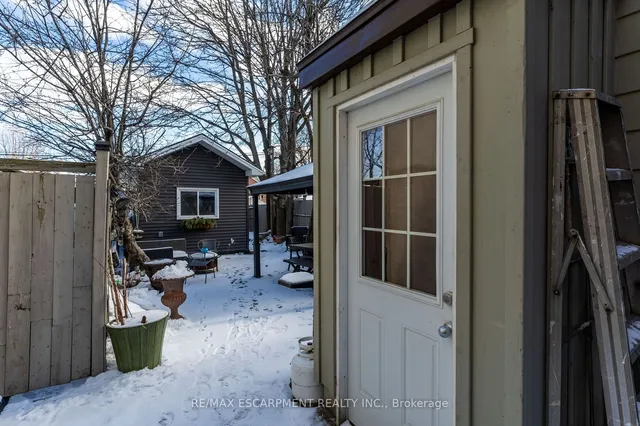 Additional image 39 of 54 Emerald St