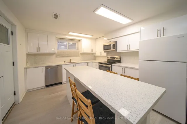 Additional image 36 of 66 Moore Park Ave