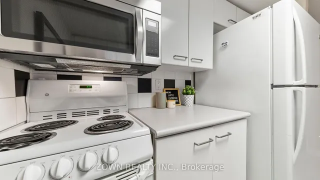 Additional image 11 of 38 Elm St Unit 711