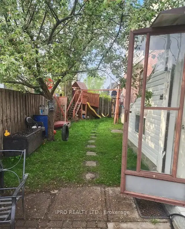 Additional image 13 of 1314 Dupont St