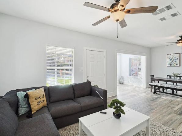 702 N Edgefield Ave, Dallas, TX 75208, ,