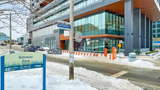 Additional image 39 of 19 Western Battery Rd Unit 3203