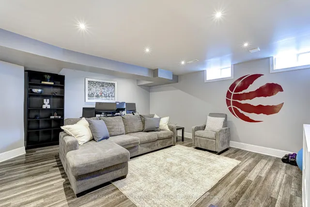 Additional image 34 of 37 Coastline Dr