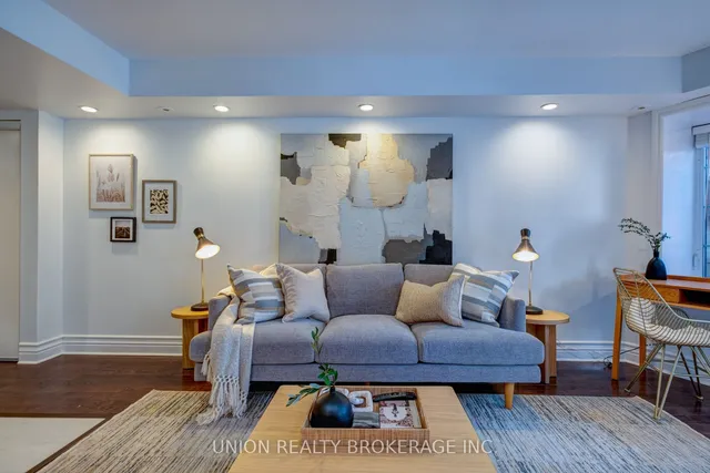 Additional image 7 of 539 Jarvis St Unit M1