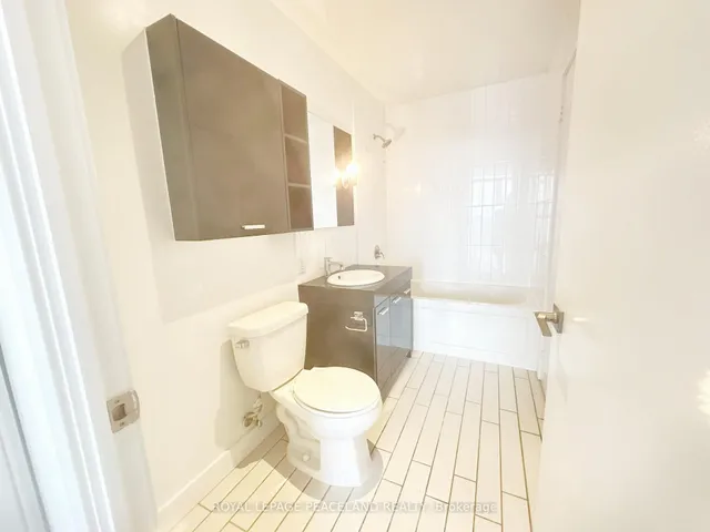 Additional image 26 of 33 Singer Crt Unit 2910