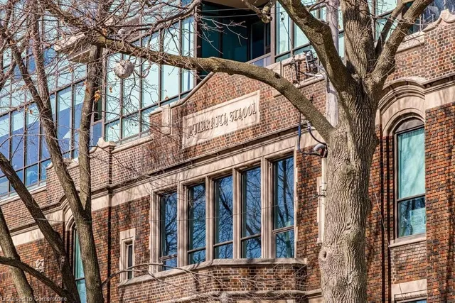 Additional image 43 of 50 Murray St Unit 201