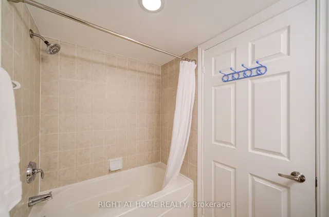 Additional image 8 of 763 Bay St Unit 2013