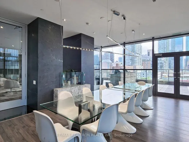 Additional image 36 of 290 Adelaide St Unit 3704