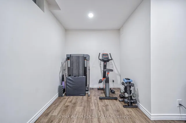 Additional image 32 of 55 Phalen Cres