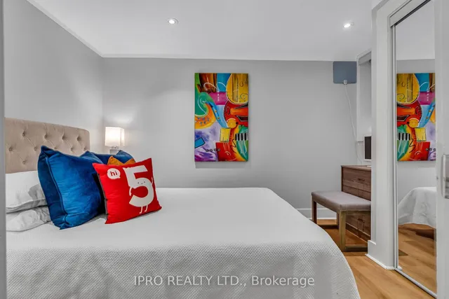 Additional image 35 of 264 Howland Ave