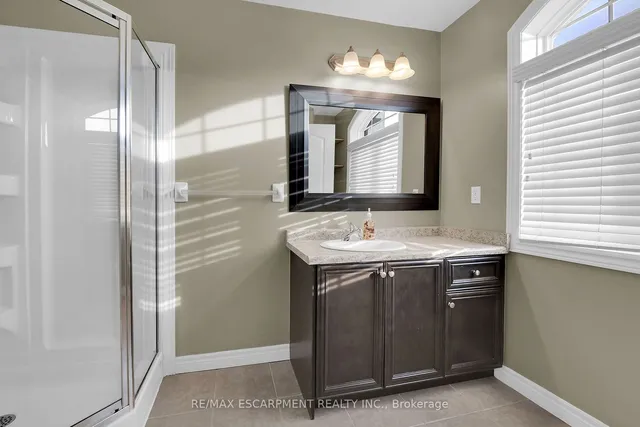 Additional image 28 of 12 Marina Point Cres