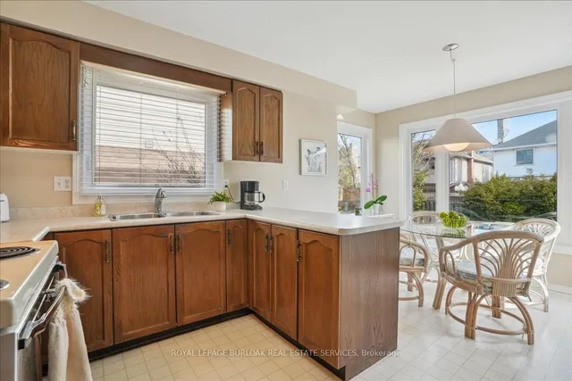 Additional image 8 of 789 Hawkins Cres