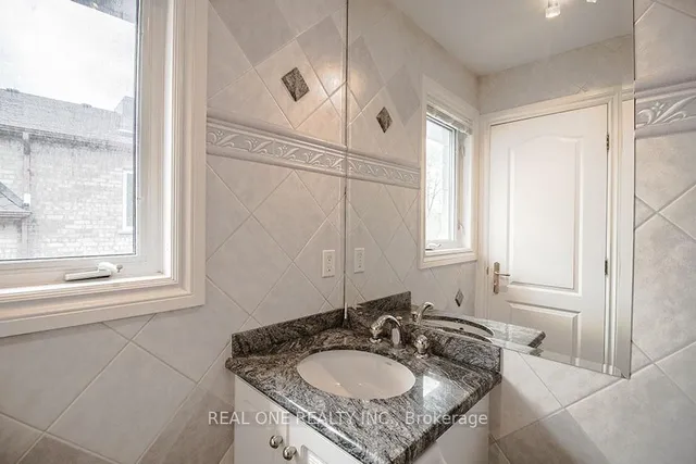 Additional image 31 of 50 Yorkminster Rd