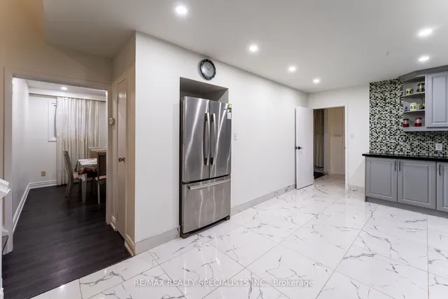 Additional image 16 of 21 Parkend Ave