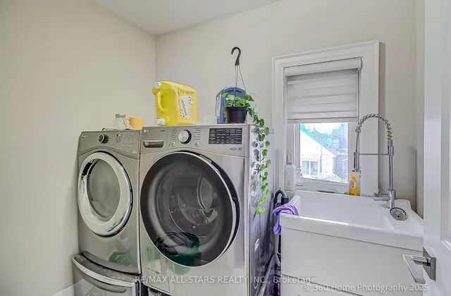 Additional image 32 of 159 Harewood Ave