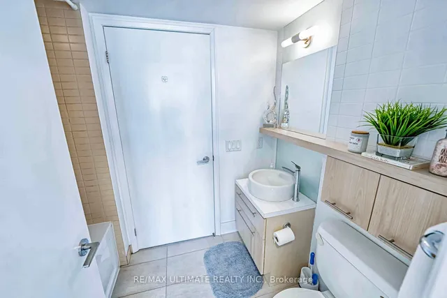 Additional image 18 of 21 Carlton St Unit 1404