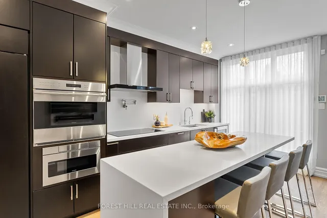 Additional image 12 of 8 Alex Mews