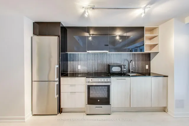 Additional image 11 of 31 Tippet Rd Unit 221