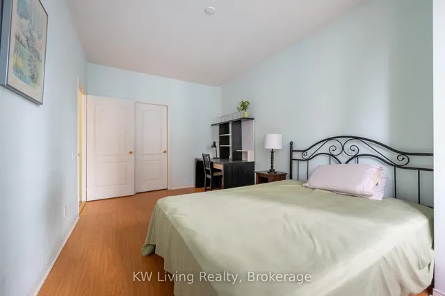 Additional image 21 of 555 Yonge St Unit 404