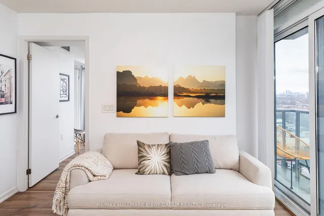 Additional image 3 of 36 Lisgar St Unit 2121E