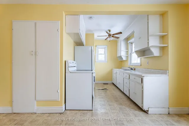 Additional image 16 of 69 Vansitmart Ave