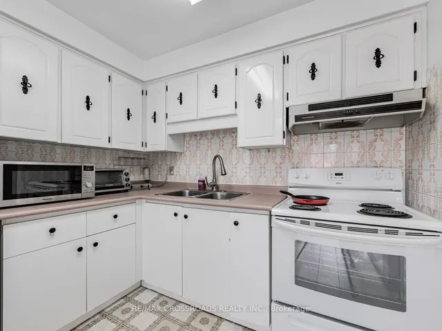 Additional image 16 of 87 Blake St