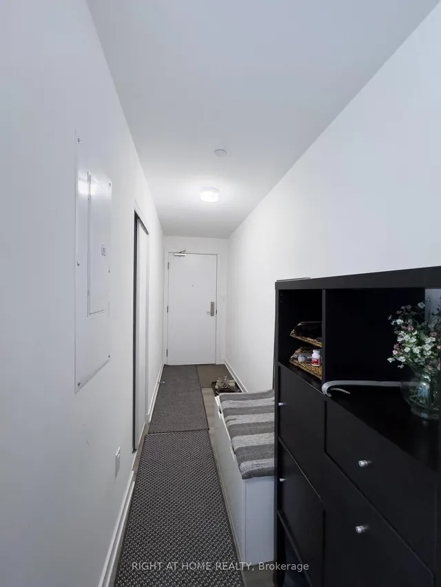 Additional image 31 of 2433 Dufferin St Unit 211