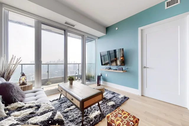 Additional image 4 of 585 Bloor St Unit 4121