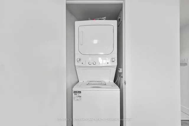 Additional image 24 of 550 Queens Quay Unit 512