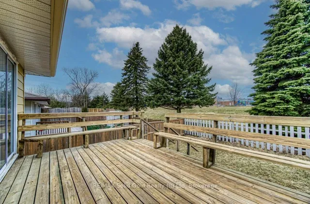 Additional image 27 of 92 Timberlane Cres