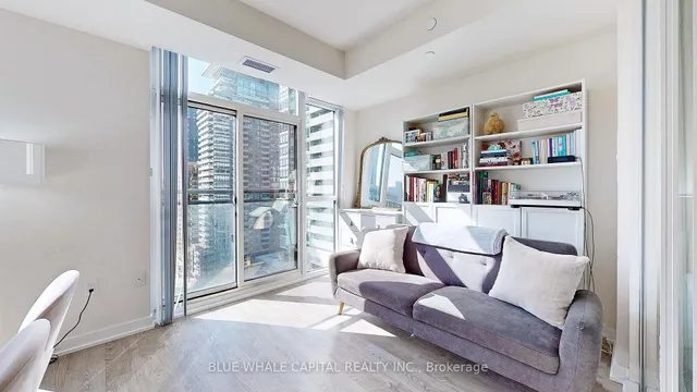 Additional image 8 of 99 John St Unit 1403