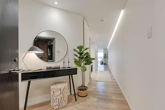 Additional image 2 of 401 Queens Quay Unit 307